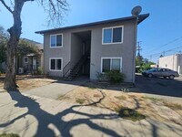 Building Photo - Downstairs 1 Bedroom 1 Bath Apartment in Orland!