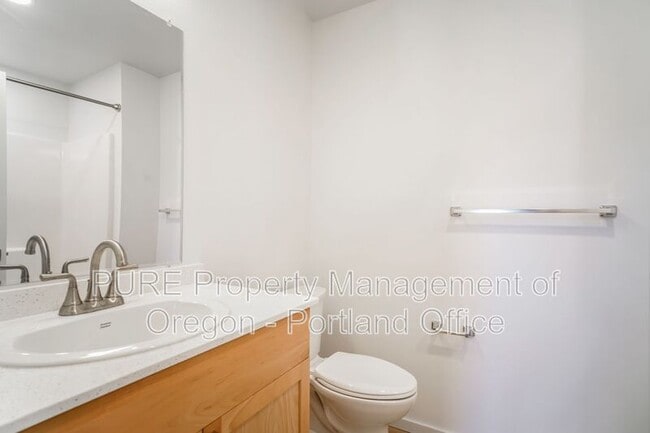 Building Photo - 5685 N Willamette Blvd