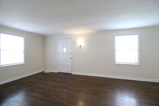 Building Photo - One Bedroom Duplex in North Kansas City
