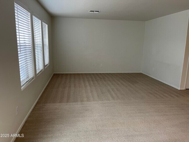 Building Photo - 800 E Cowboy Cove Trail