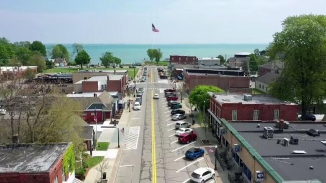 Building Photo - 36465 Main St