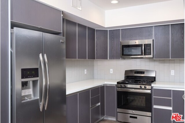 Building Photo - 807 N Hudson Ave