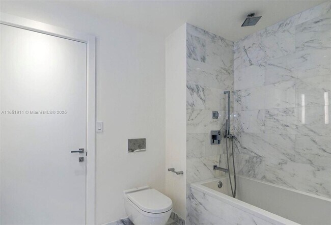 Building Photo - 1451 Brickell Ave
