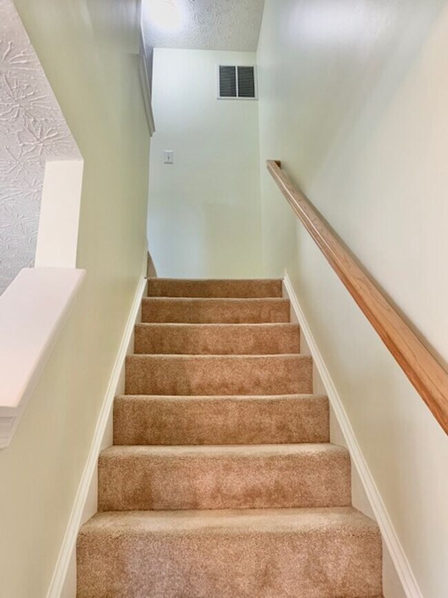 Building Photo - 3207 Water Lily Ct