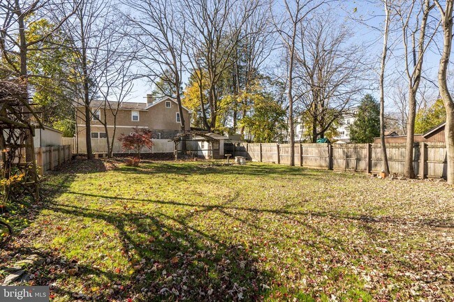 Building Photo - 338 Poplar Ave