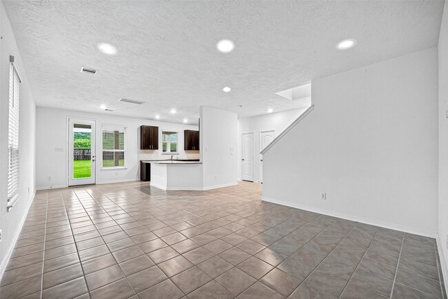 Building Photo - 15723 Autumn Chicory Dr