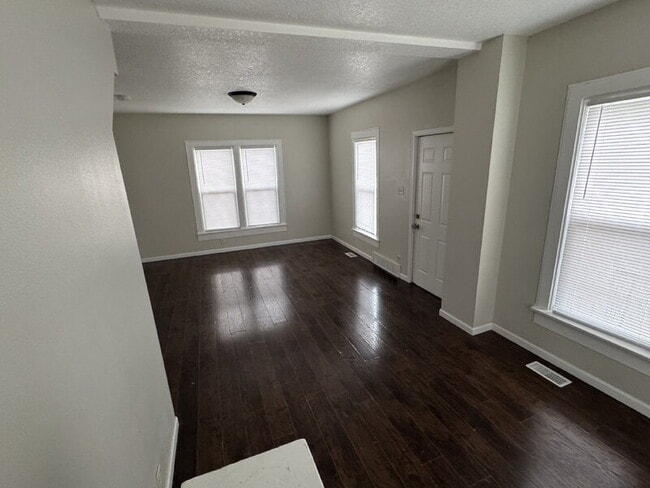 Building Photo - 714 Ovid Ave