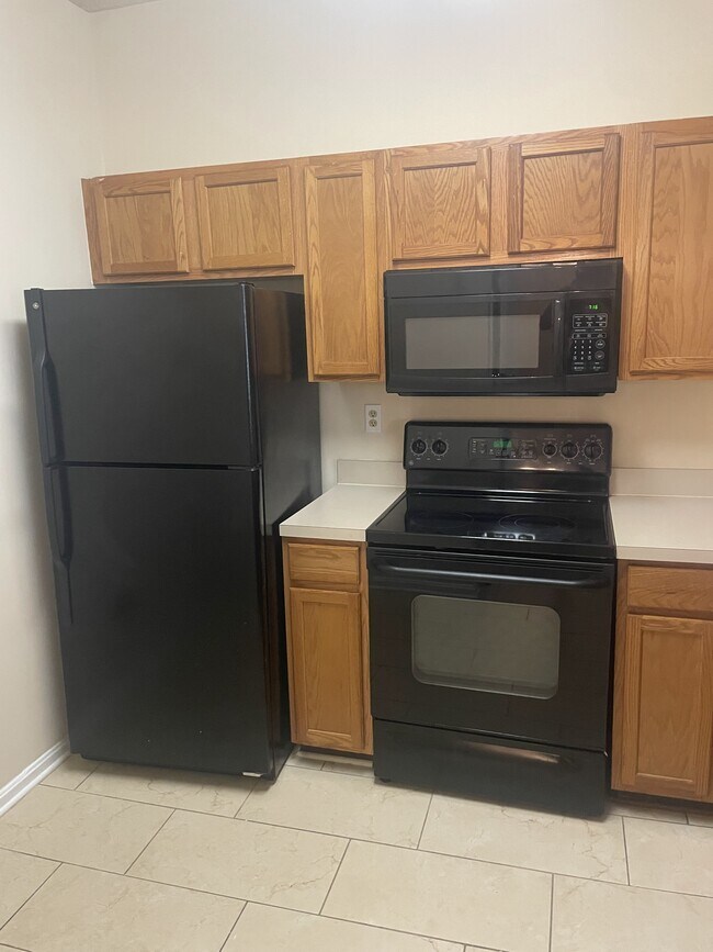 Building Photo - 7210 Bogley Rd