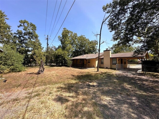 Building Photo - 400 Sun Bonnet Dr