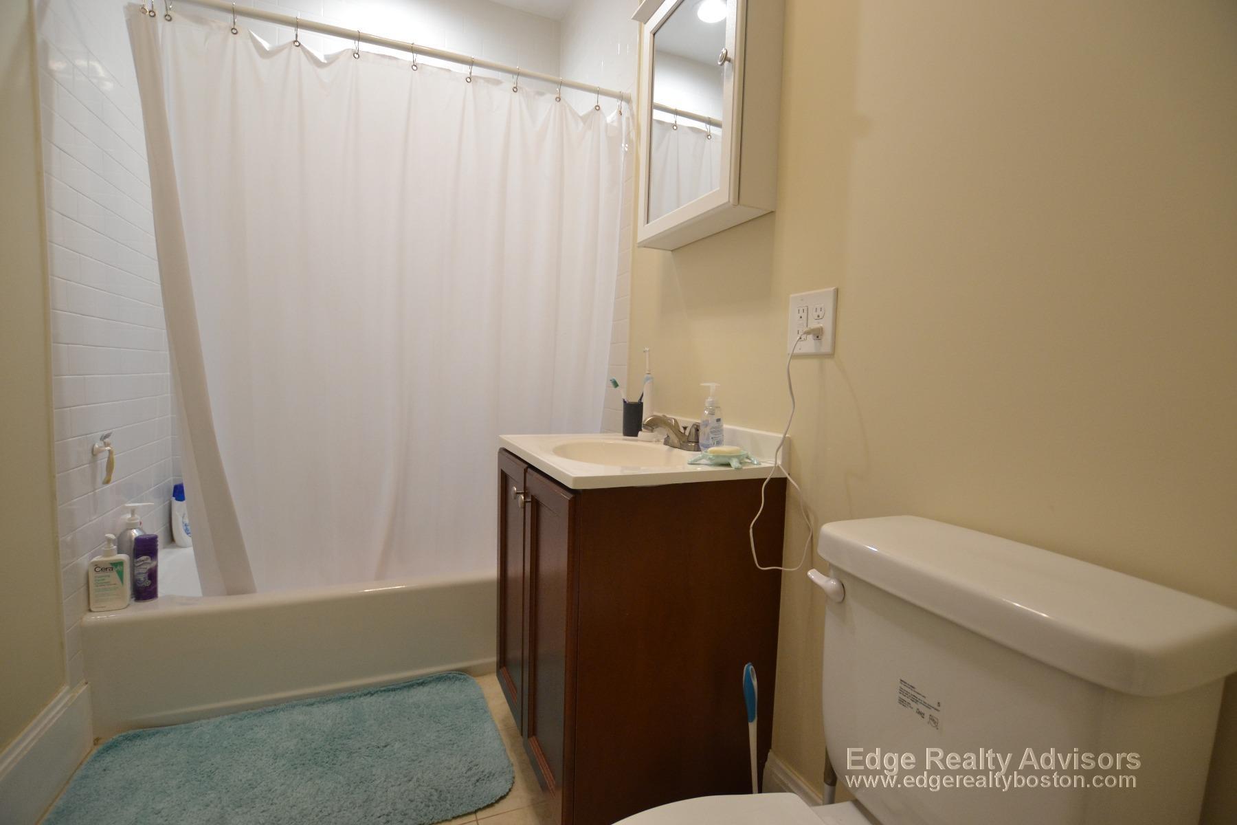 Building Photo - 36 Atkins St