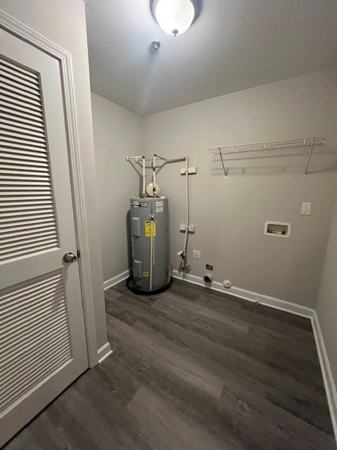 Building Photo - 916 Avon Ave