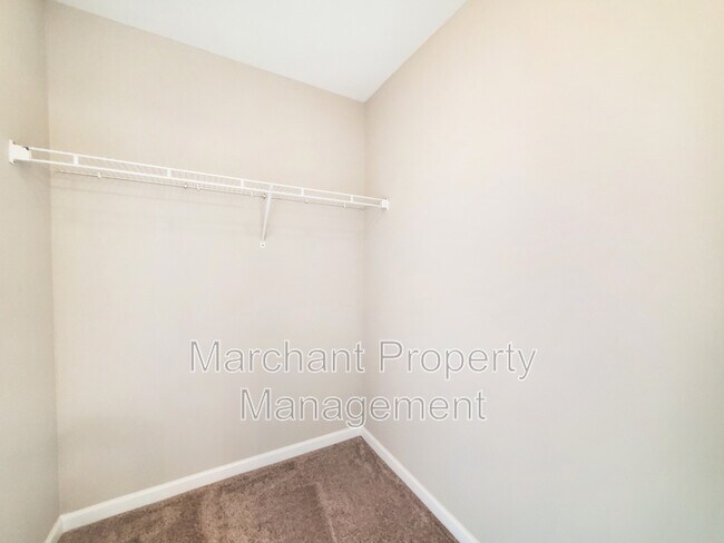Building Photo - 138 Autumn Hill Rd