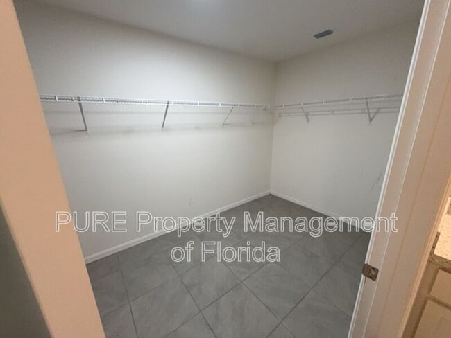 Building Photo - 618 SE 65th Terrace