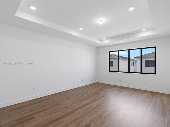 Building Photo - 19602 NE 14th Ct