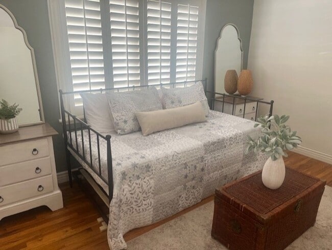 Building Photo - Single Family Home close to SUU