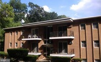 Building Photo - 302 River Rd