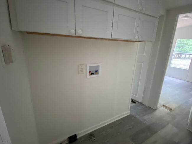 Building Photo - Newly remodeled home is located in Lancaster, SC 29720.