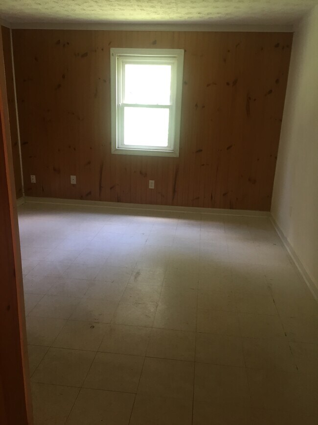 Building Photo - 230 Wood Ave