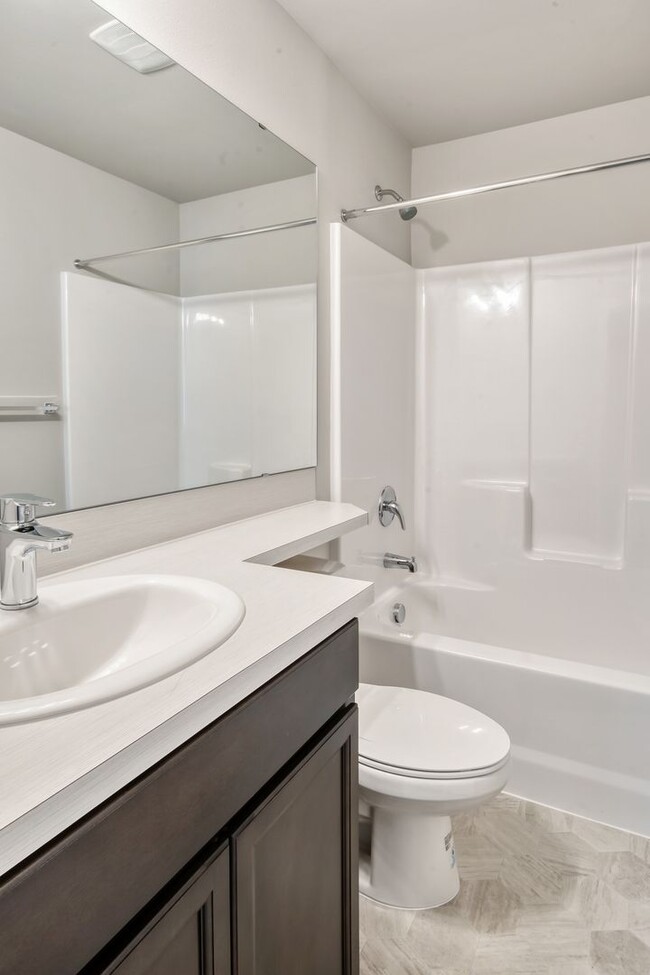 Building Photo - Newly Built 5bd 2.5ba in LSSD