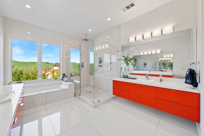 Building Photo - 7778 Laguna Heights Ct