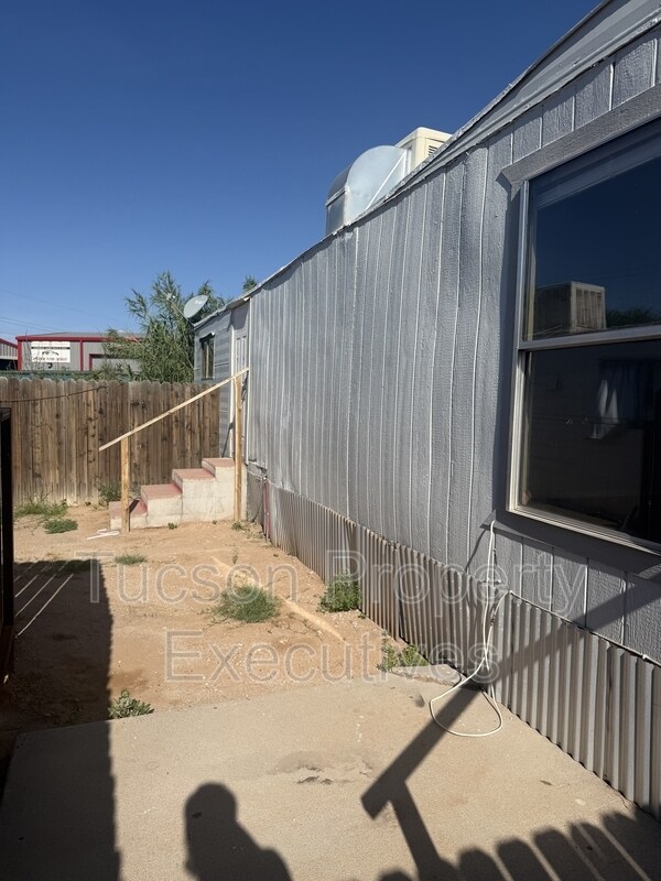 Building Photo - 3425 E Benson Hwy