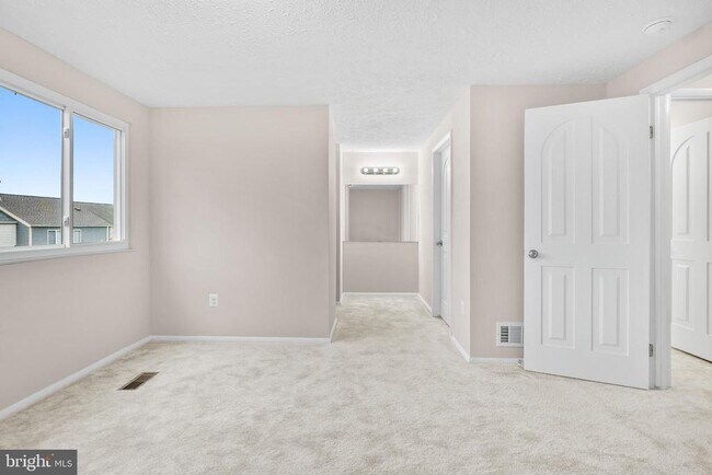 Building Photo - 9998 Tuscarora Rd