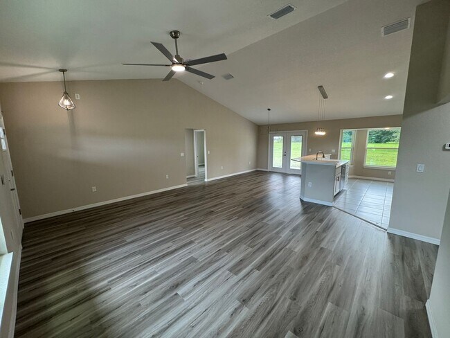 Building Photo - Stunning Brand-New 3BR/2BA Block Home