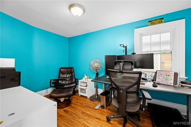 Building Photo - 108 Park St