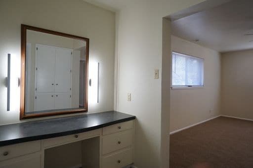 Building Photo - 4 Bedroom - North Central - Harmony Hills