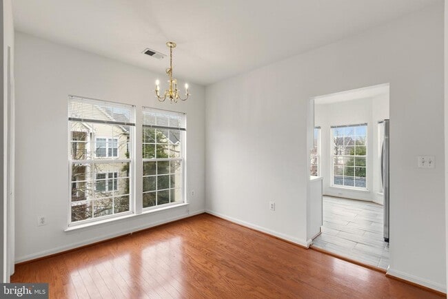 Building Photo - 4131 Fountainside Ln