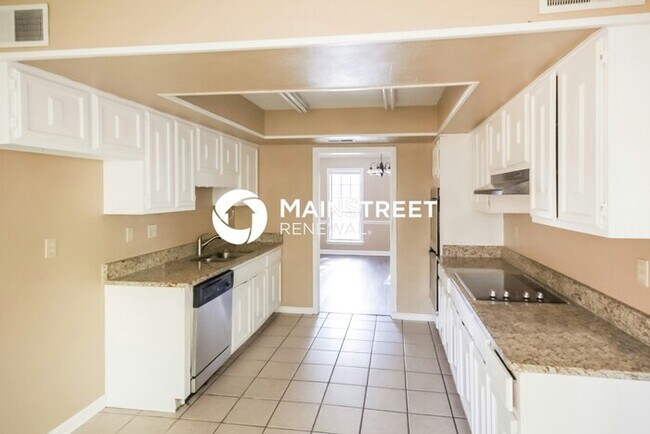 Building Photo - 4 Bedroom Pet-Friendly Home in Cordova, TN with Main Street Renewal