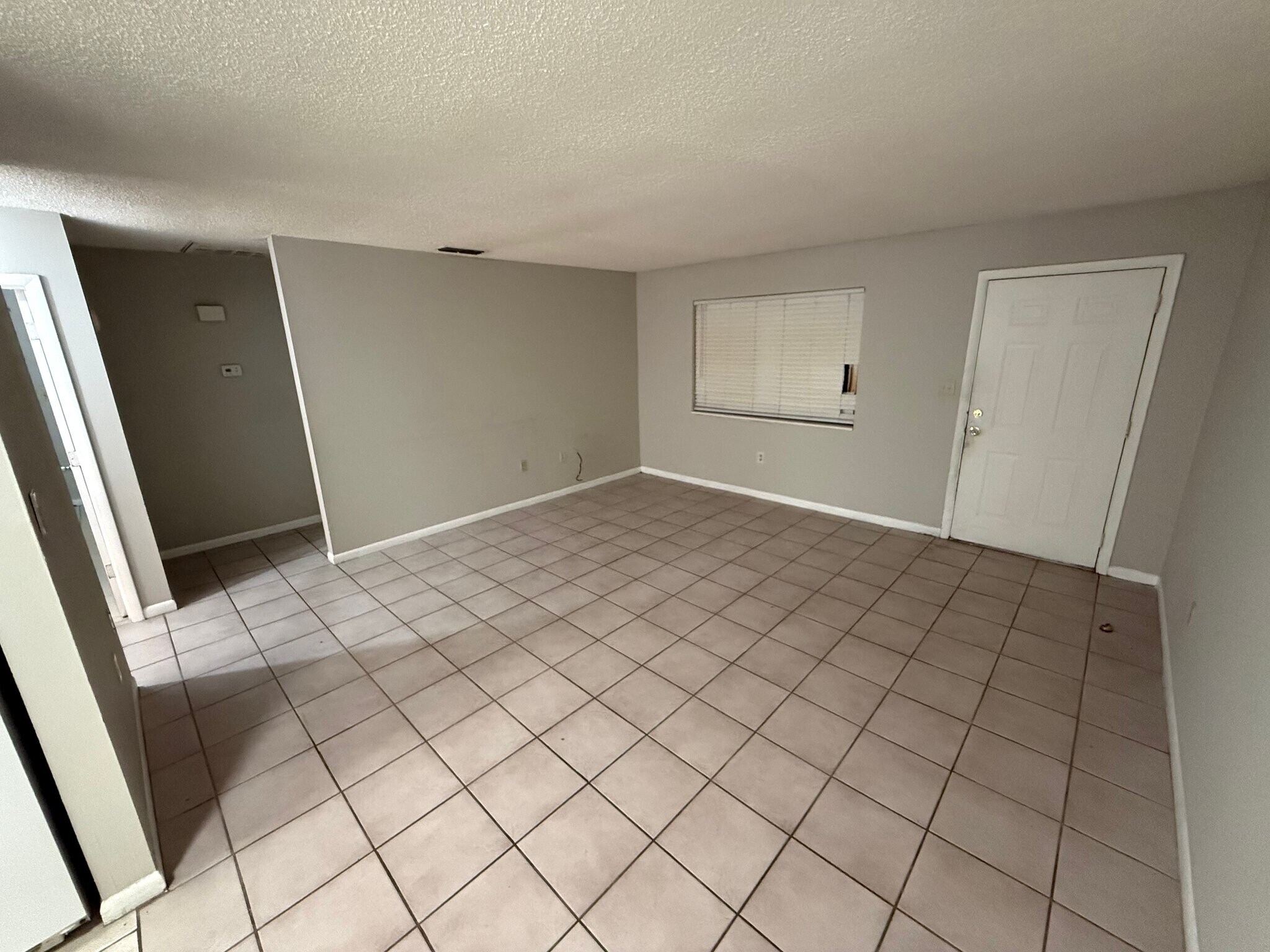 Building Photo - 3881 Janeen Cir