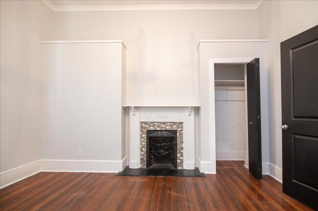 Building Photo - Beautiful 3/2.5 w/ Office Minutes From Airport and Woodward Academy!