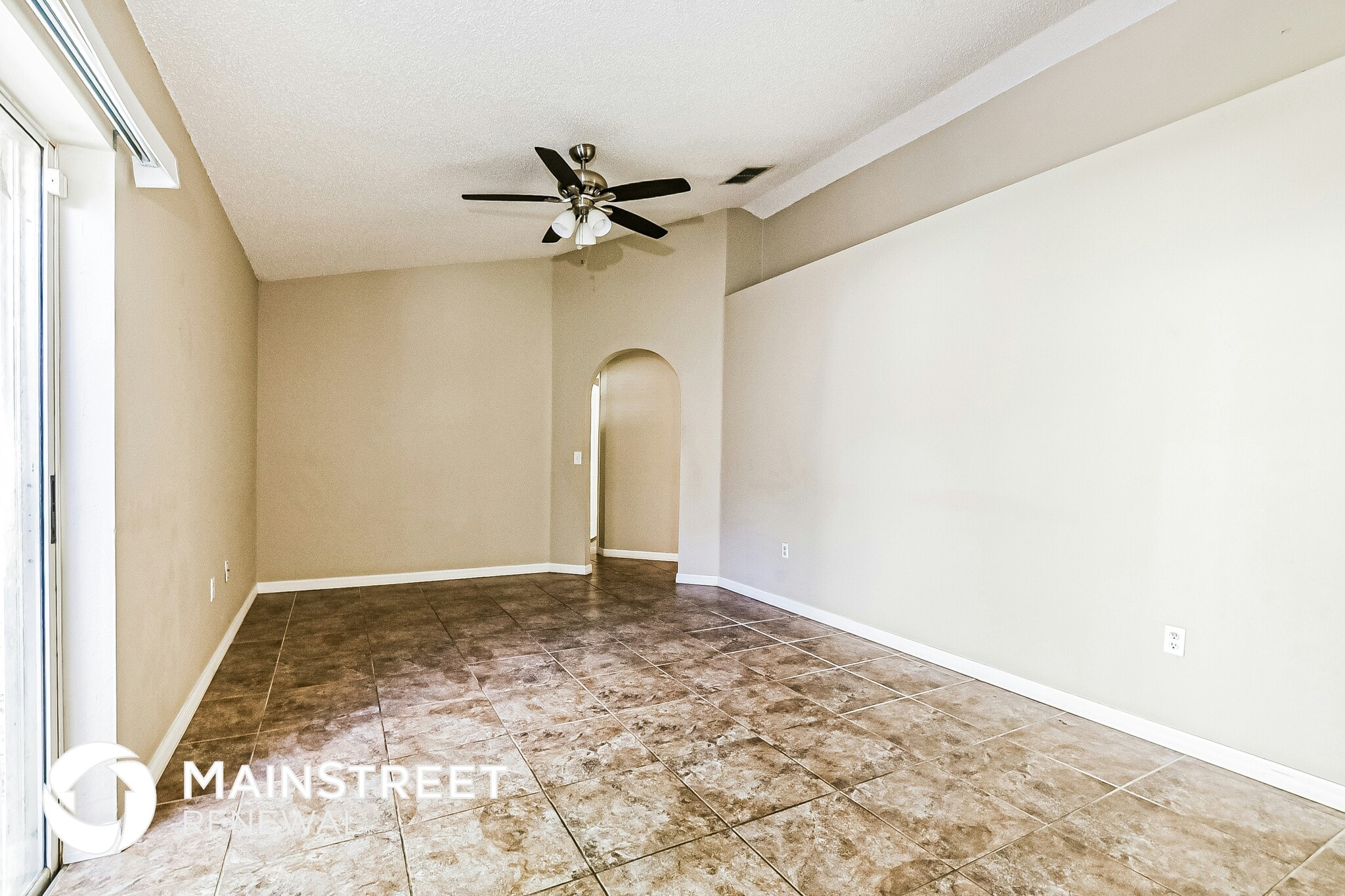 Building Photo - 822 Del Prado Dr