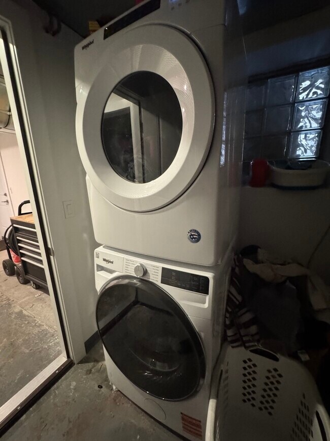 Building Photo - 3534 W Wrightwood Ave