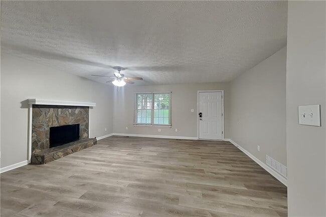 Building Photo - 20 Tracey Ln