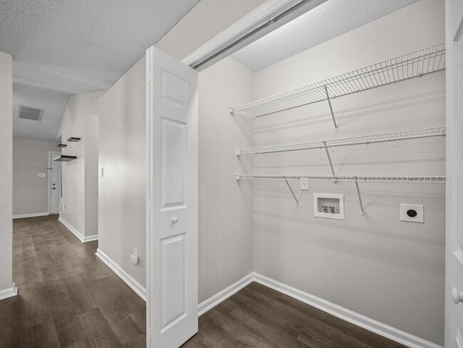 Building Photo - Welcome to Marsh Oaks!
