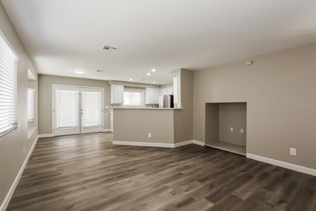 Building Photo - 1832 Fan Fare Dr