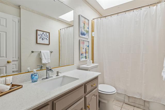 Building Photo - 1428 Chatsworth Ln
