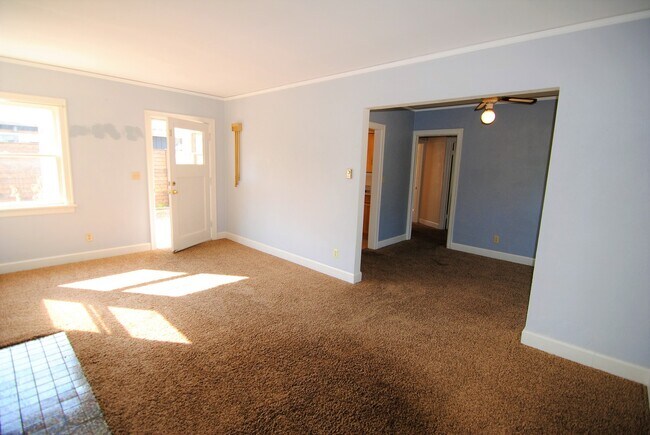 Building Photo - Charming 3 Bedroom, 2 Bath House For Rent!!