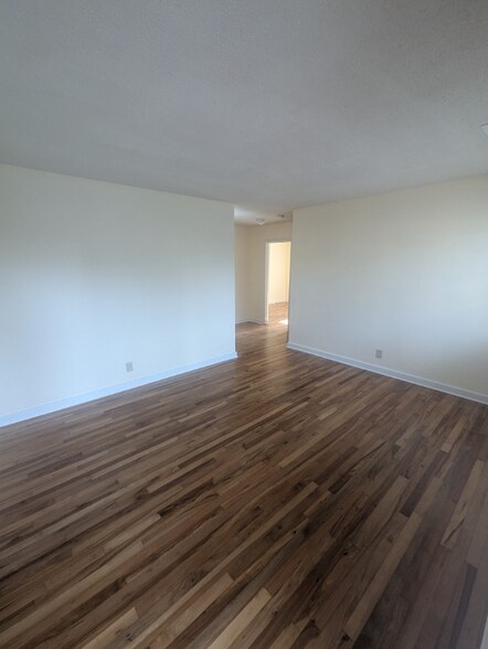 Building Photo - 4 Maple Leaf Ct