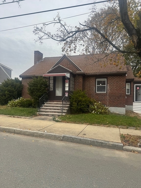 Primary Photo - 15 Englewood Ave