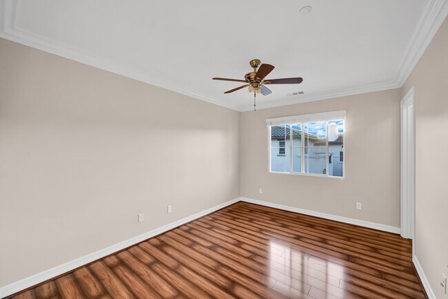 Building Photo - 10509 Hollingsworth Way