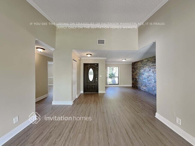 Building Photo - 3914 NW 72nd Dr