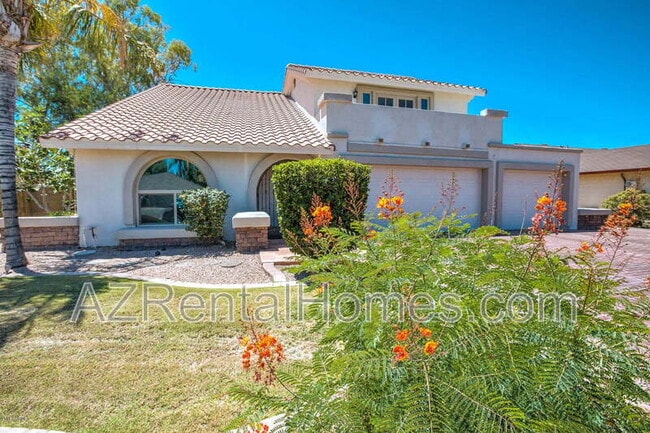 Building Photo - 1033 W Madero Ave