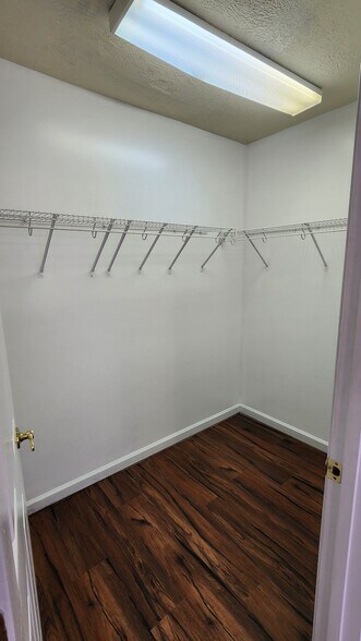 Building Photo - 1521 Mayberry Ln