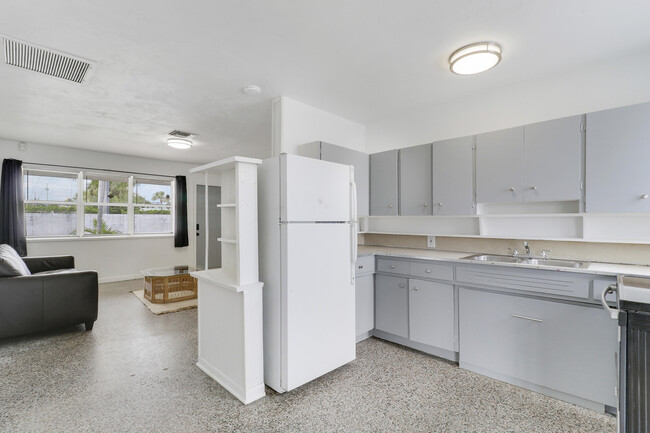 Building Photo - 117 E 25th St