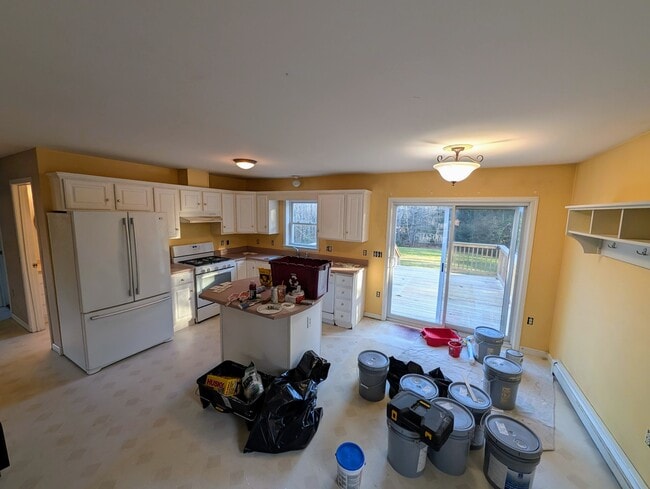 Building Photo - 35 Spiller Rd