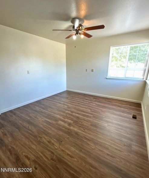 Building Photo - 1227 Green Valley Dr