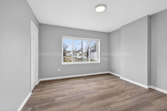 Building Photo - 1153 E 20th Ave